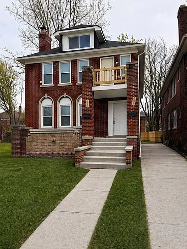3259 Cortland St Photo 1