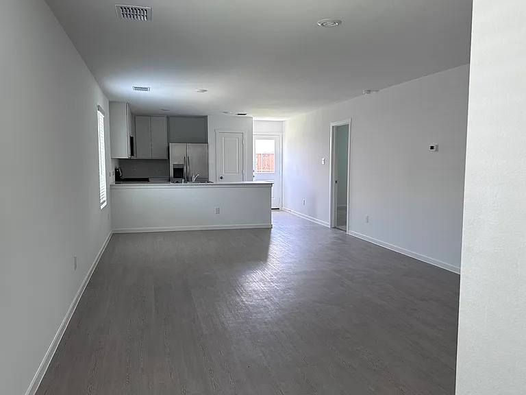 1340 Alfred St — Photo 3