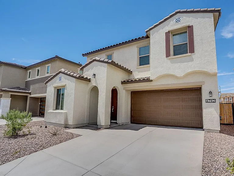 4742 E Tremaine Ave — Photo 7