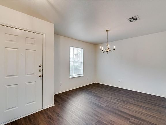 4th image of 2946 Midbury Dr
