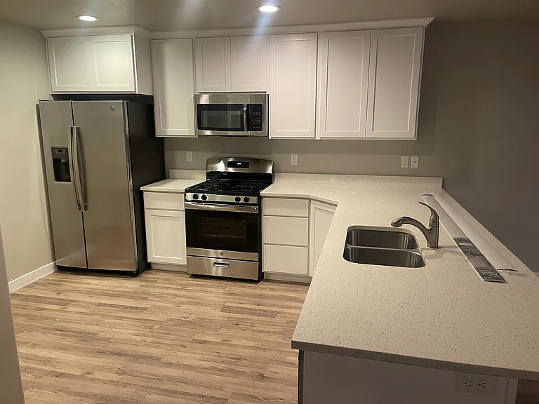 1138 S 1740 W — Photo 5