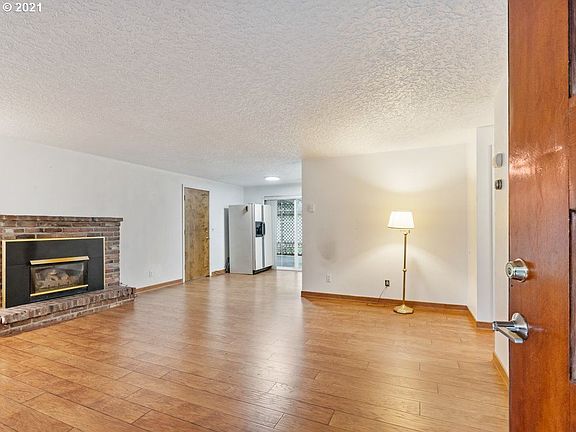 4th image of 8001 NE 147th Ave