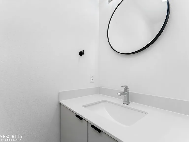 310 Homestead Ave #7 — Photo 15