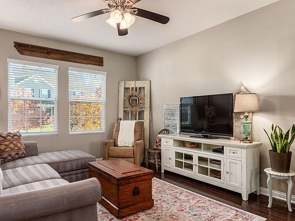 3rd image of 3956 Winding Oaks Dr