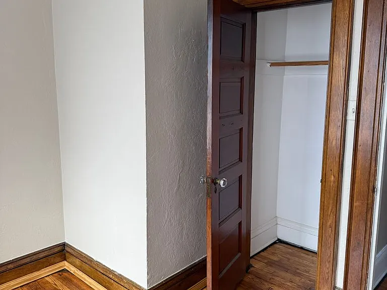 1422 Lewis St — Photo 9