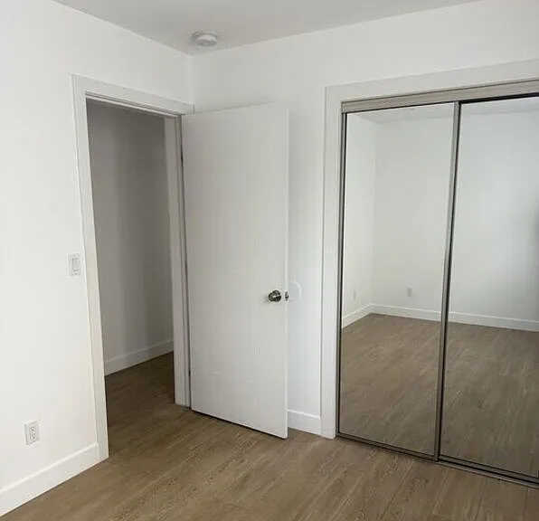 227 B N Park View St — Photo 11
