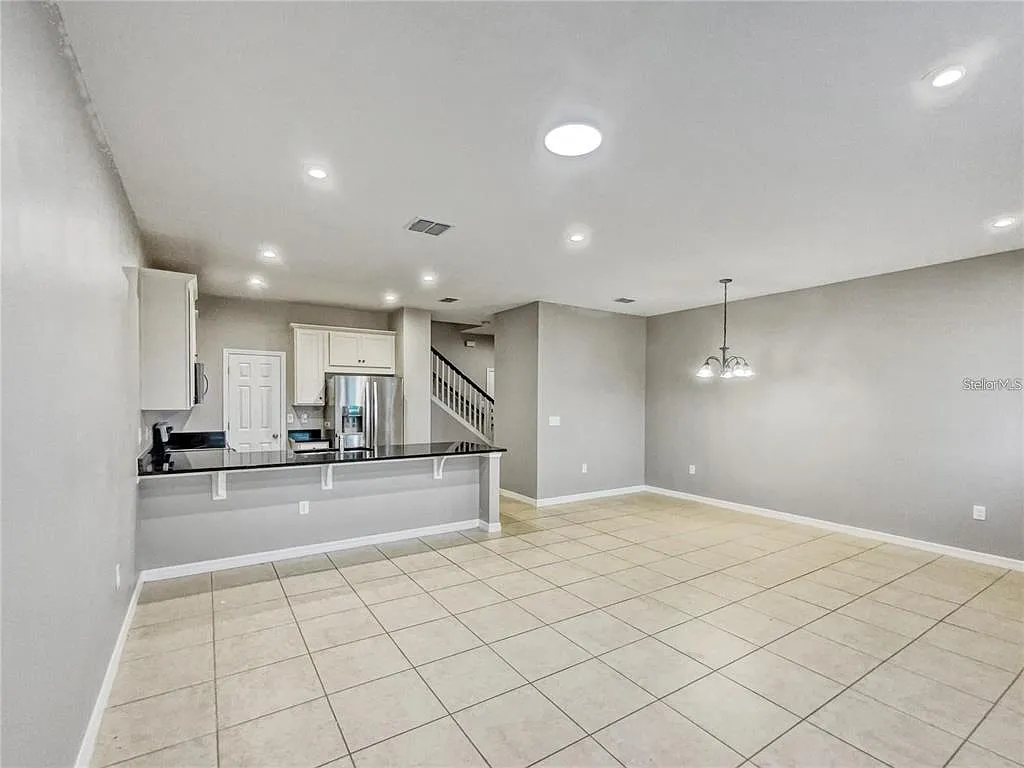 3 bed, 2.5 bath, 1528 sqft, $2,280 — Photo 3
