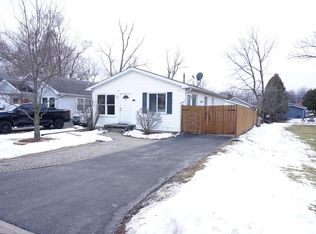 1320 N Poplar Ave, Round Lake Beach, IL