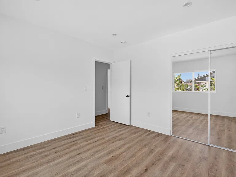 6858 Ira Ave — Photo 14