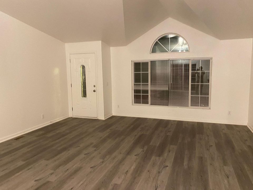 1st image of 29539 E Lemon Ave