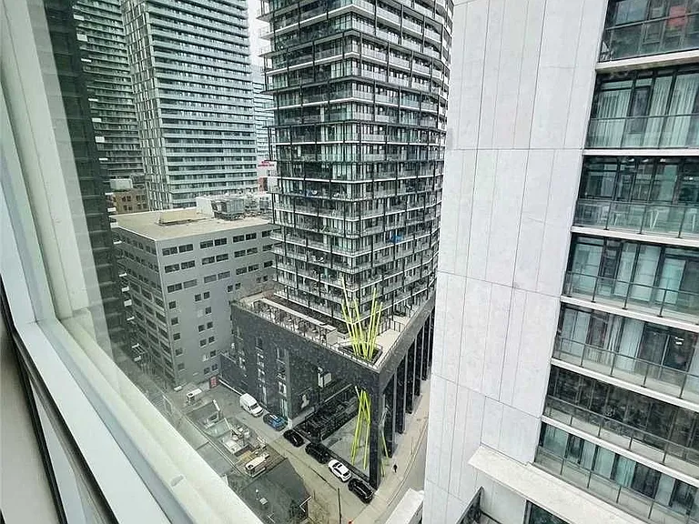 318 Richmond St W #1710 — Photo 11