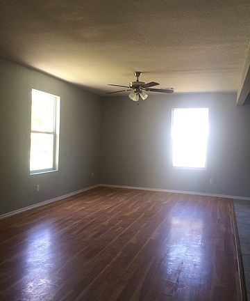 5th image of 131 Sterling St