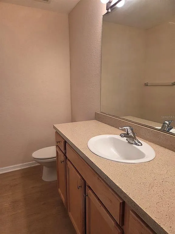 3 bed, 2.0 bath, 1231 sqft, $1,900 — Photo 4