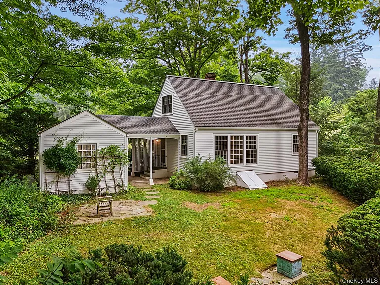 84 Pound Ridge Rd — Photo 16