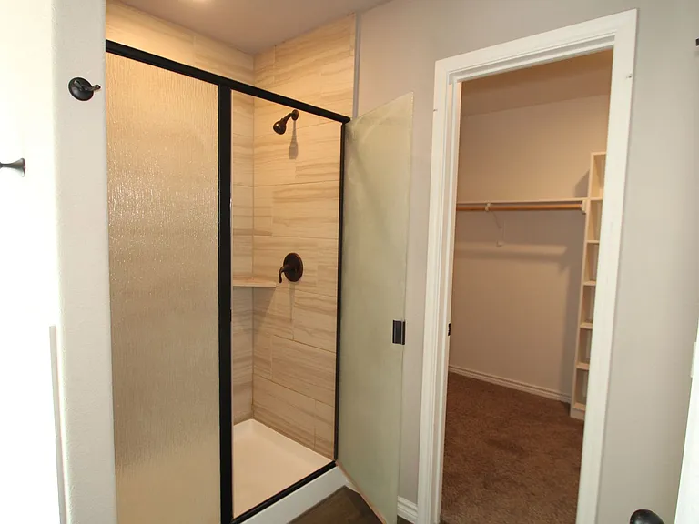 902 Clanton Cv — Photo 21