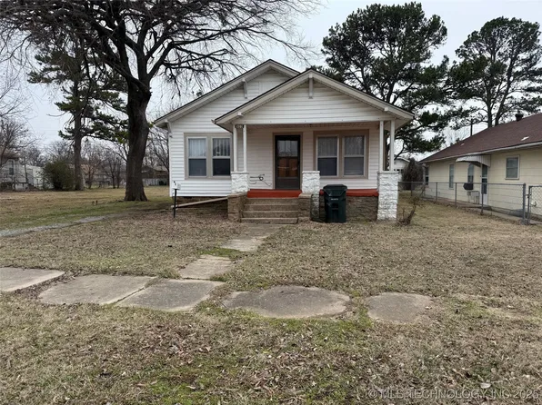909 W Moore St, Henryetta, OK 74437