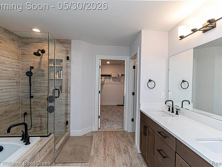 375 Amelia Cir — Photo 37