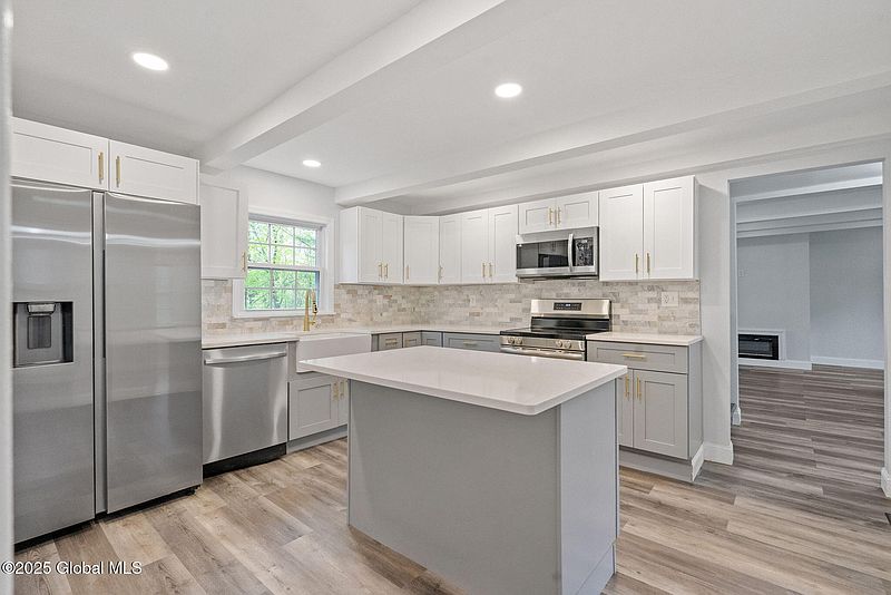 3rd image of 305 McCormack Road