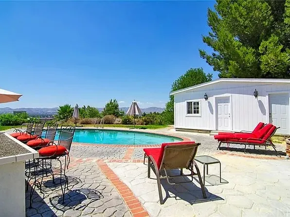 20878 Tiara St, Woodland Hills, CA 91367