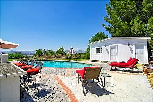 20878 Tiara St Photo 1