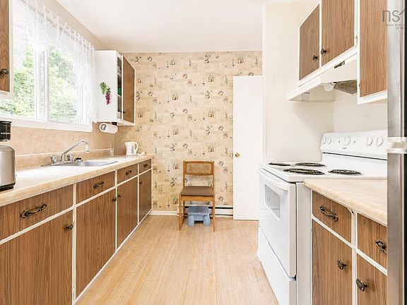 5th image of 1144 Aalders Ave