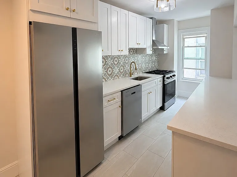 22-23 23rd St #2 — Photo 3
