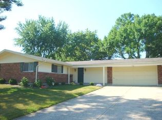 1352 Walnut Bend Ct, Fairborn, OH 45324