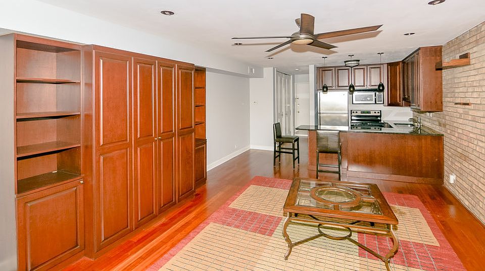 2828 N Burling St APT 306, Chicago, IL 60657 | Zillow