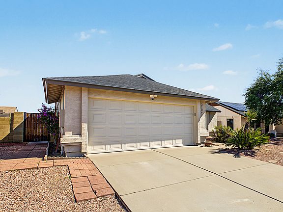 3rd image of 21067 N 33rd Ln