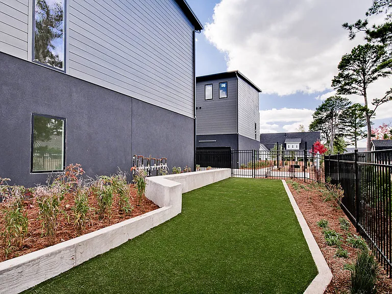 206 NW 9th St — Photo 25