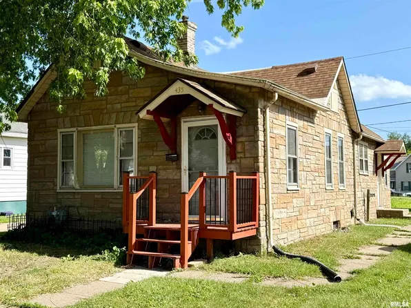 435 3rd Ave N, Clinton, IA 52732