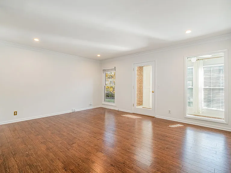 116 Harding Pl #3 — Photo 2