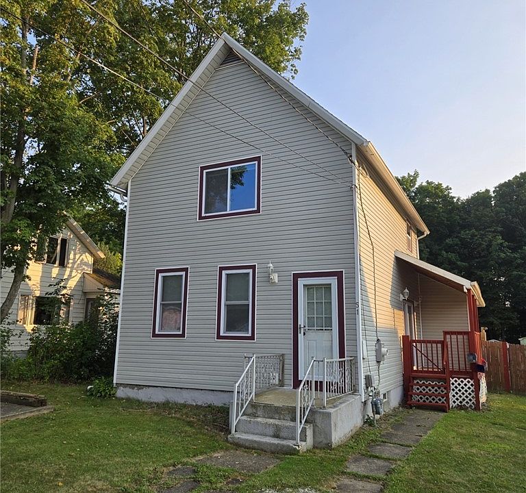 1st image of 51 Burgess St