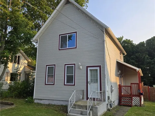 51 Burgess St, Silver Creek, NY 14136
