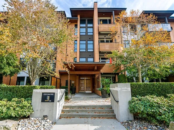 220 Salter St #212, New Westminster, BC V3M 0H4