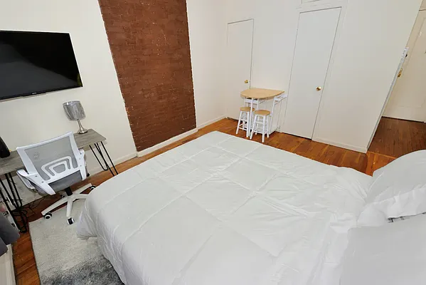 Rented by Corcoran | media 56