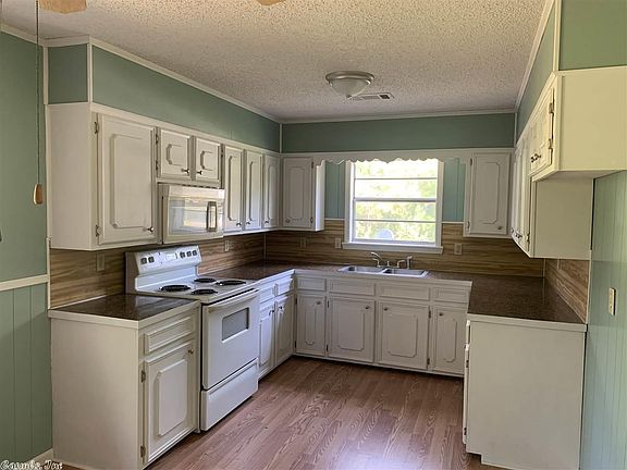 4th image of 3310 Beechnut Dr