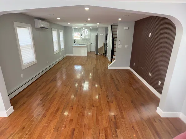 22119 104th Ave, Queens Village, NY 11429