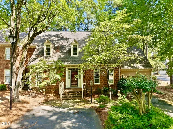 6100 Parker Croft Ct, Raleigh, NC 27609