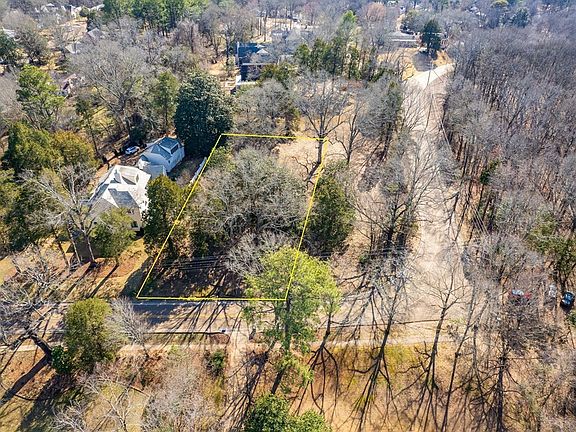 2nd image of 912 Old Taylor Rd