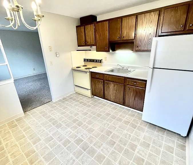 361 E Maple St #D — Photo 37