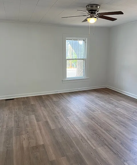 312 E Lowrance Ave — Photo 8