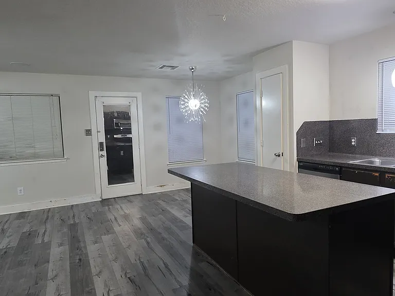 Settlers Lake Cir N — Photo 2