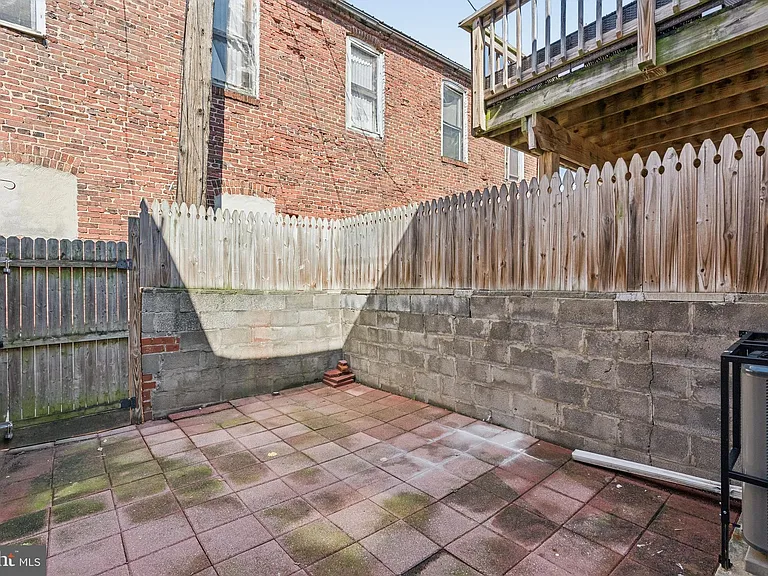 214 N Madeira St — Photo 25