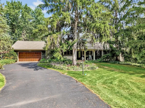 7850 Pinehurst Rd, Woodbury, MN 55125