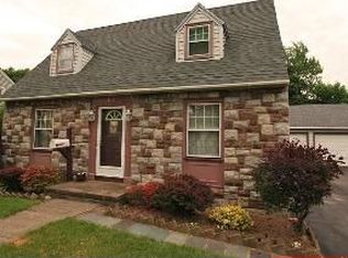 61 Sandymount Dr, Rochester, NY 14617