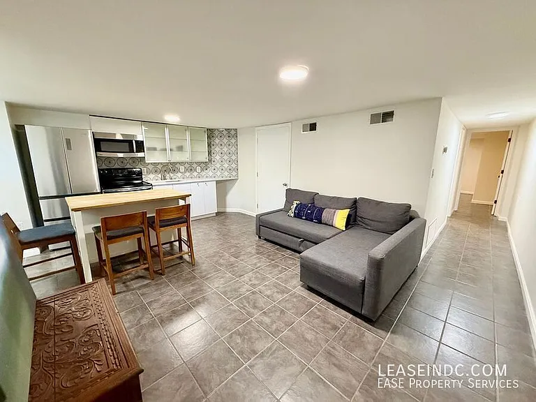 1850 3rd St NW #B — Photo 2