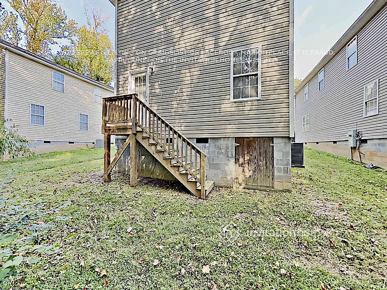 1320 Eastway Dr — Photo 19