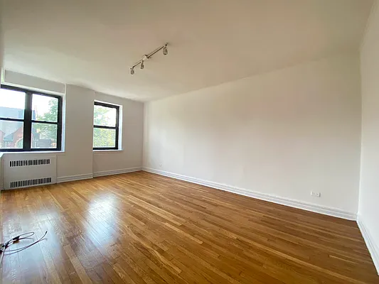 Rented by Lang Realty LLC | media 6