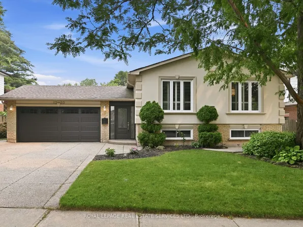 1210 Grand Blvd, Oakville, ON L6H 2X5